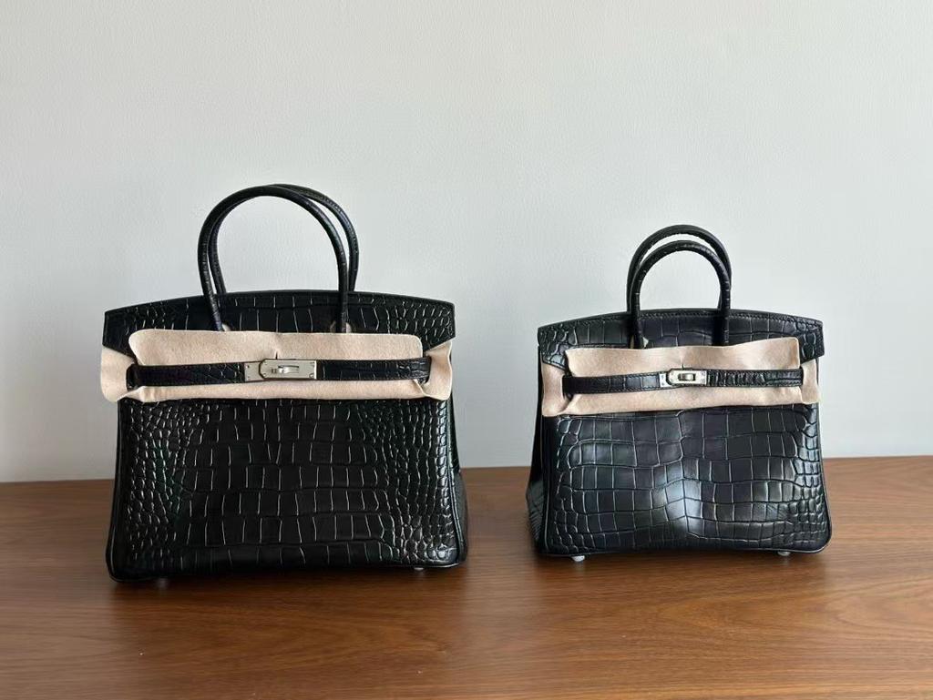 Foggy Crocodile Pattern Platinum Inner Seam Steel Hardware High-quality Dukpu Motorcycle Hand-held Fashionable Women's Bag Light Luxury