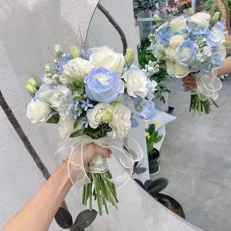 

Весільний букет з тюльпанів реквізит для свідоцтва про шлюб та фотографій