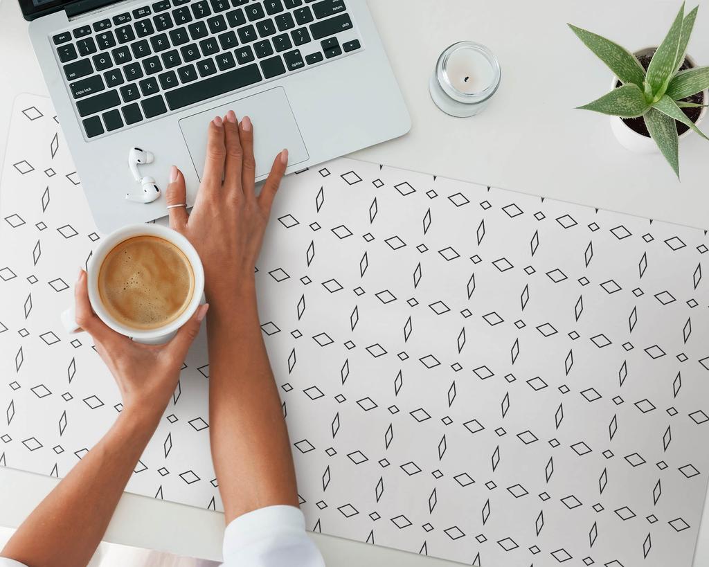 Decorative Table Mat with Premium Print Diamond Pattern 100x50 cm