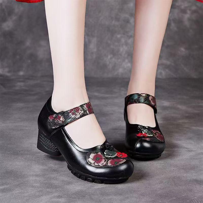 National retro new women's shoes middle-aged and elderly shallow mouth Velcro leather shoes soft sole comfortable mother square dance shoes