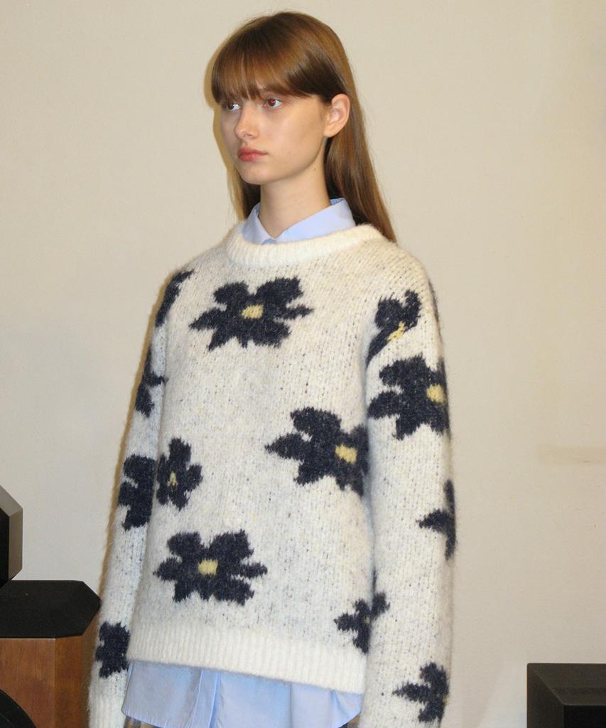 SINOON Flower Pullover Knit (White)