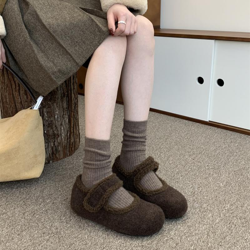 Fashion Winter Trend Women's Warm Plush Lined Round Flat Shoes 2025 Explosions Ankle Strap Casual Solid Color Non-slip Low-top Shoes.