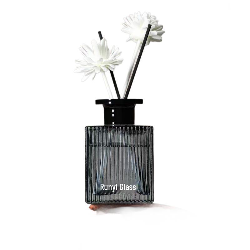 Vertical Stripes High-Grade Transparent Car Aroma Diffuser Bottle for Essential Oils Aluminum Cap; 200ml