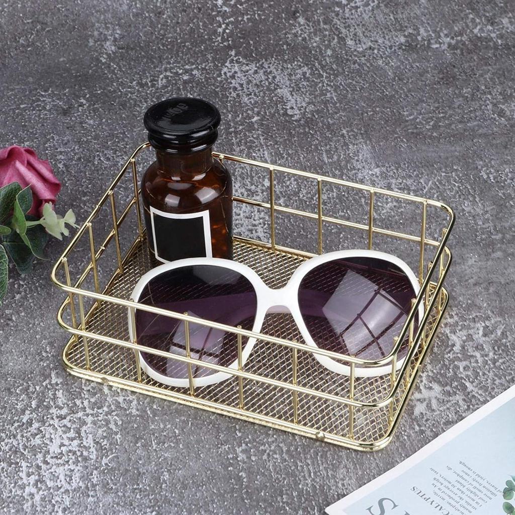 Desktop Metal Storage Basket, Gold Grid Storage Tray Small Wire Baskets Fruit Basket Metal Organizer Tray Home Decoration Ornaments, 6.7 X 4.7 X