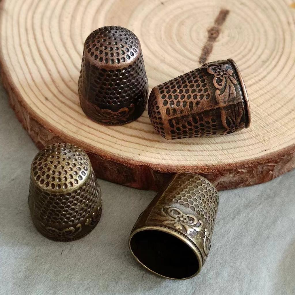 Retro-Kupfer-Fingerhut Haushalts-verdickter Fingerhut-Abdeckung, handgefertigter DIY-Kreuzstich-Ring-Fingerhut-Kappe