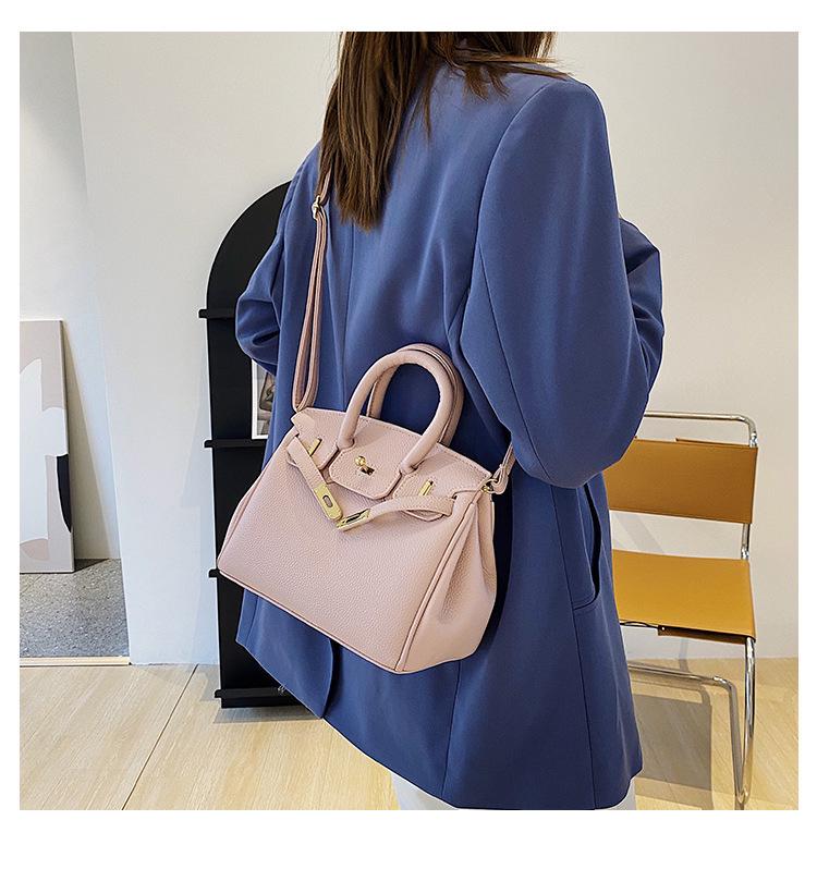 Large Kelly Bag: Retro European-American Light Luxury Women's Crossbody Handbag