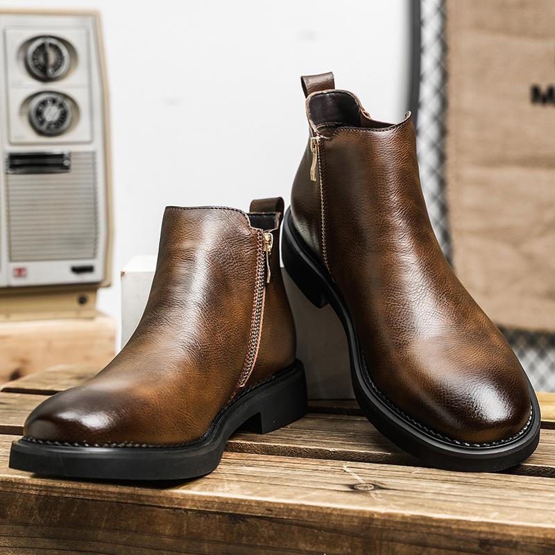

2024 Новая мужская обувь, дизайнерские модные ботинки до щиколотки с круглым носком, с боковой молнией, мужская повседневная обувь с высоким берцем, классические мужские прогулочные ботинки 44 коричневый