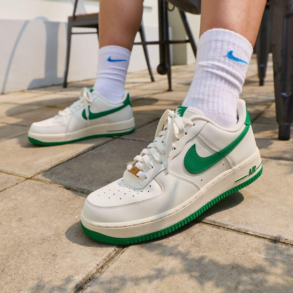 Nike Chaussures de skateboard Air Force 1 pour homme - Coupe basse