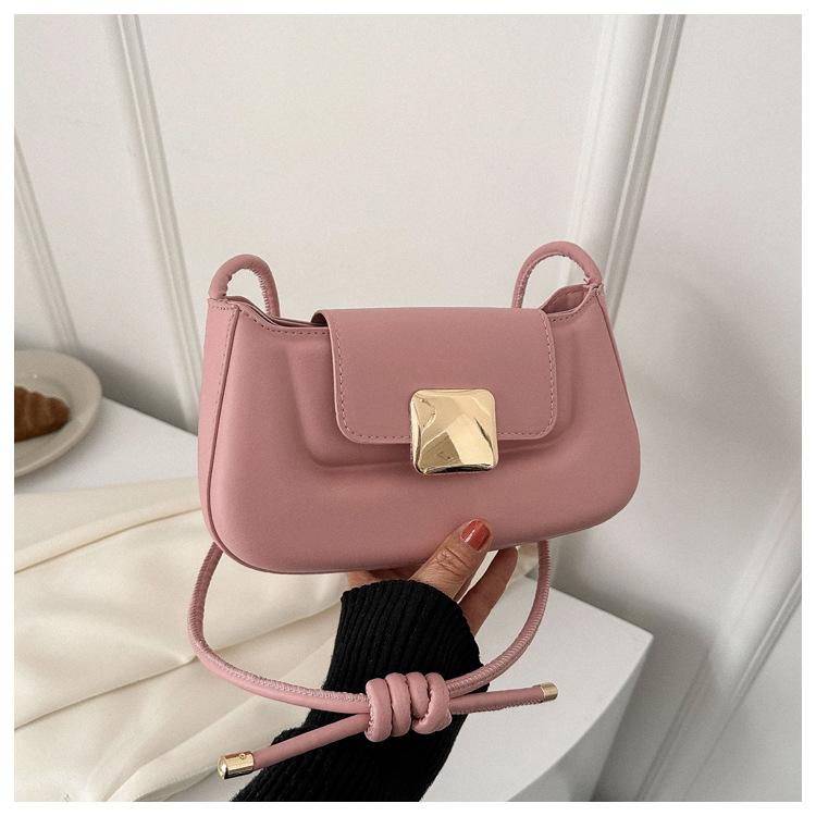 

Корейська проста та модна сумка Xiaoxiangfeng однотонна жіноча сумка 2024 весна нова нішева сумка на одне плече під пахву рожевий