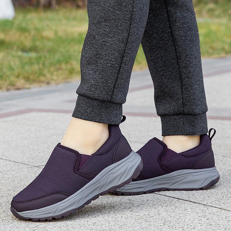 Chinesisches Paar Freizeitsportschuhe mit weicher Sohle Einzelne Schuhe Chinesische Mutter Laufschuhe