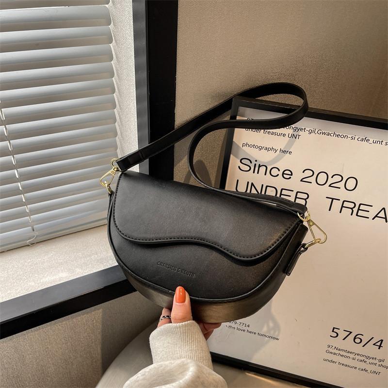 Simple And Stylish New Retro Women's Shoulder Crossbody Bag Small Square Bag