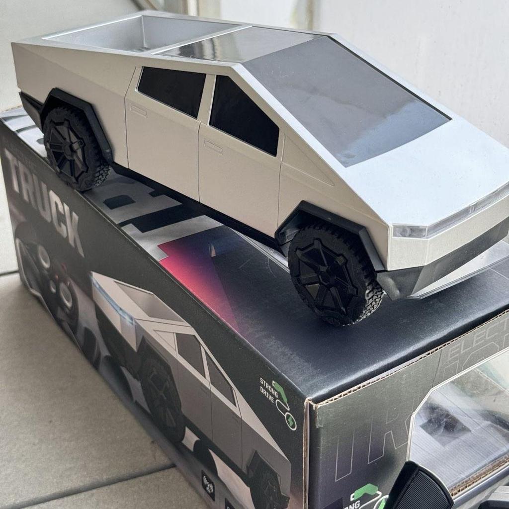 Ferngesteuertes Auto Tesla Pickup Spielzeug