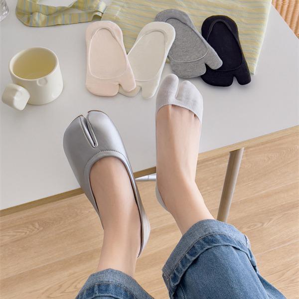 Women's Two-Toe Invisible Summer Socks - Breathable, Sweat-Absorbent, Thin Cotton, Split-Toe, Low-Cut Boat Style Sock