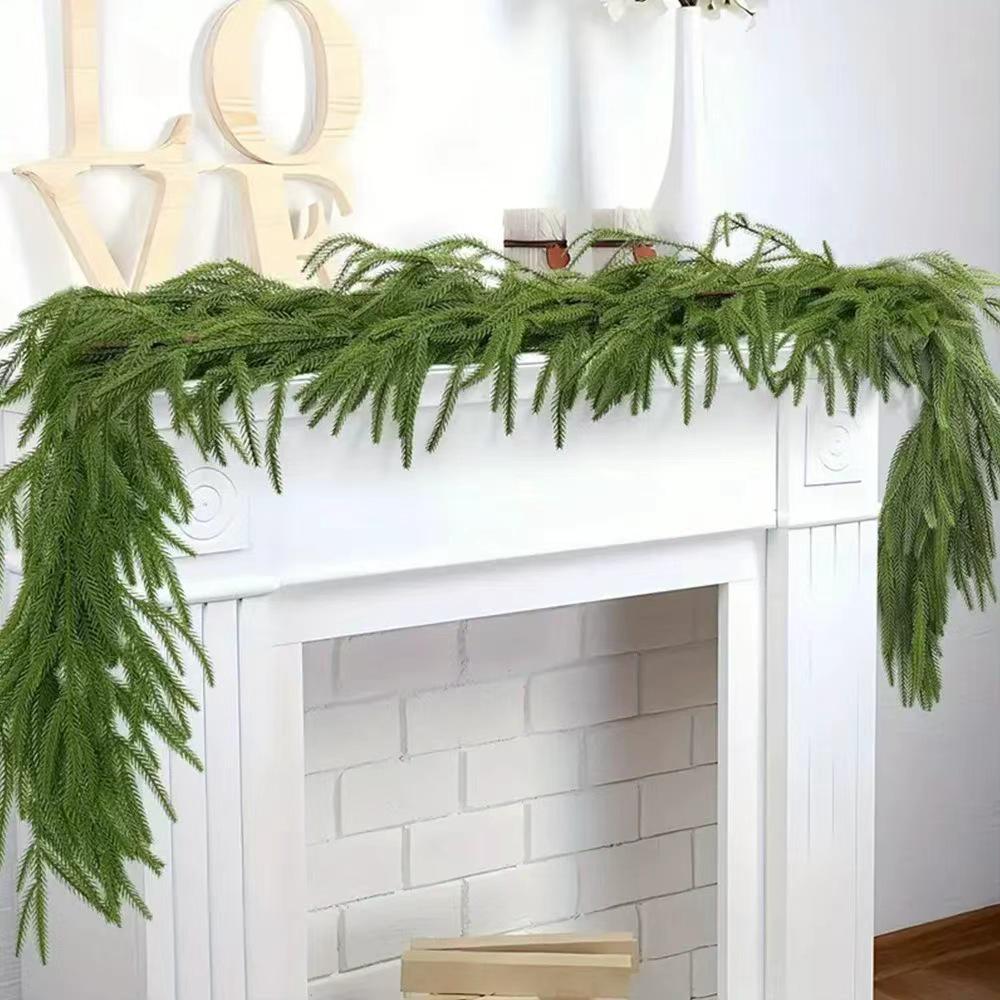 Nofox Rattan Pine Needle Christmas Wreath Decoration