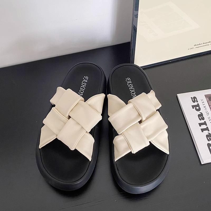 

Slippers women s summer wear 2025 new versatile heightening platform sandals popular Internet celebrity casual fashion women sandals 40