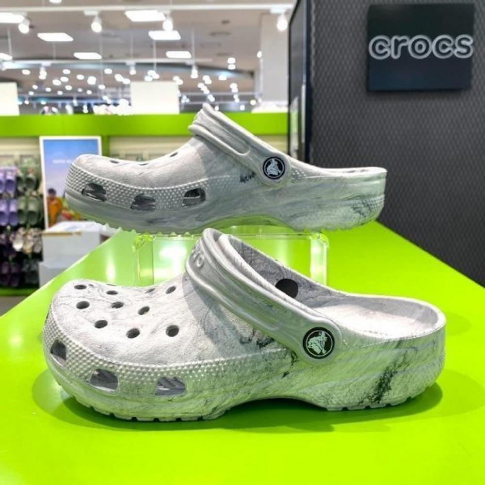 

Crocs Classic Watercolor Marvel Clog Summer Slip On one/M3W5/220