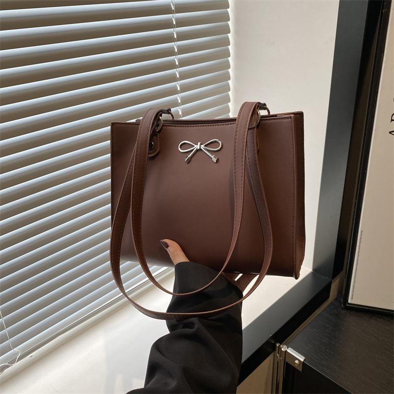 Casual Large-capacity Tote Bag Women's 2025 Autumn New Trendy Simple Fashion Shoulder Bag Portable Underarm Bag
