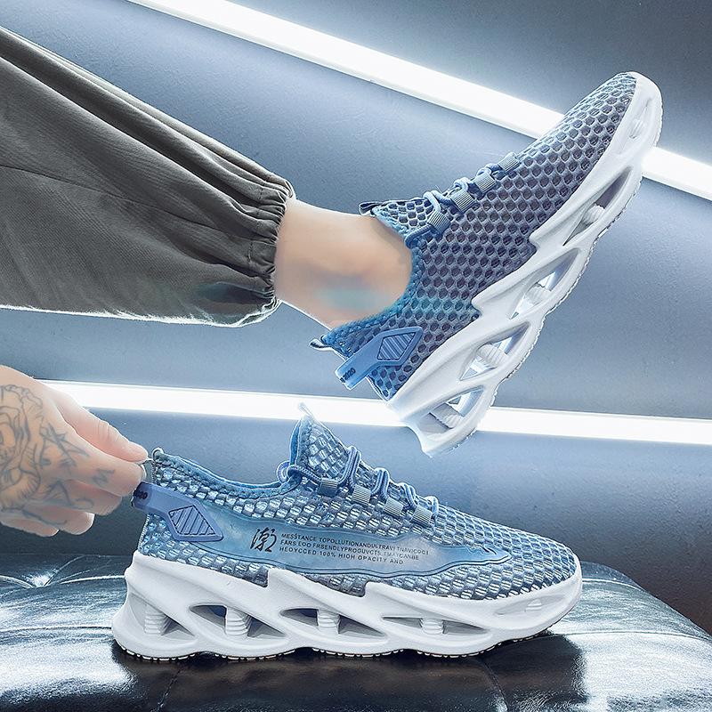 2025 new men's fly-woven mesh sneakers are breathable and non-smelly in summer, lightweight running shoes, and driving casual shoes.