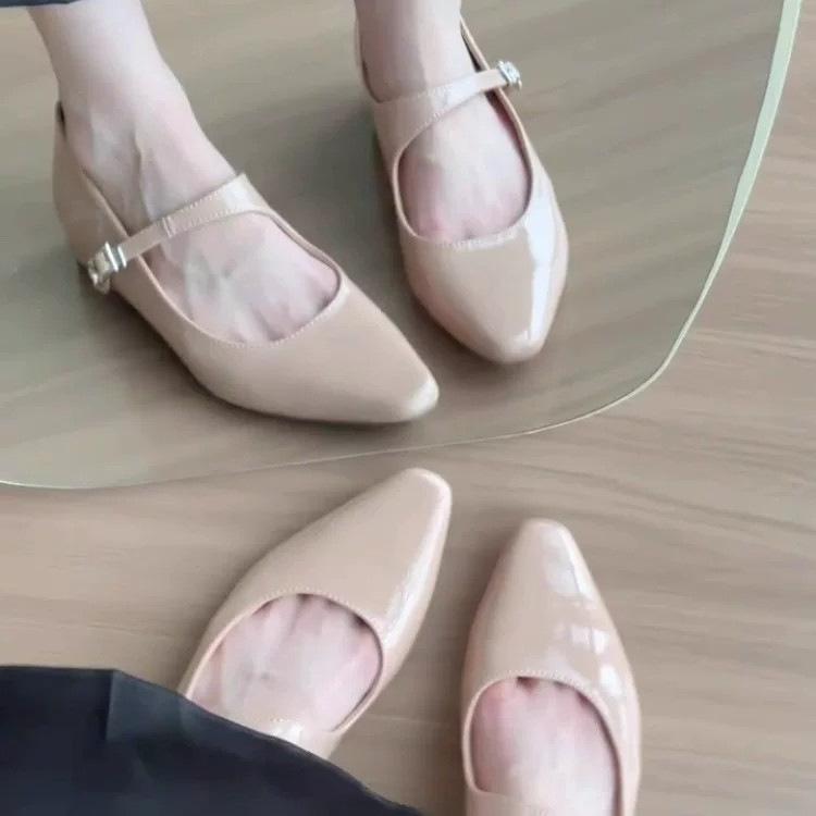 Inner height increase nude patent leather word with light mouth single shoes women's autumn and winter new temperament Mary Jane shoes
