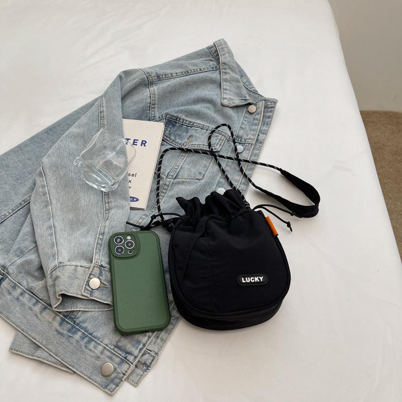 Popular Lightweight Fashion Mobile Phone Bag Spring and Summer New Trend Drawstring Messenger Bag Simple Small Satchel Mini