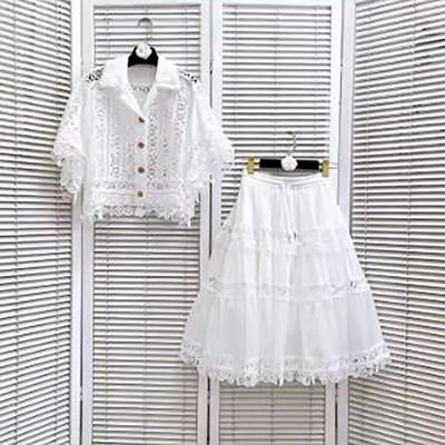 Anzüge & Sets – Business-Kostüme mit Rock