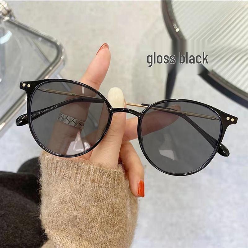 Korean Style Women's Color-Changing Myopia Glasses with Prescription, Anti-Blue Light, Tea-Colored Frames
