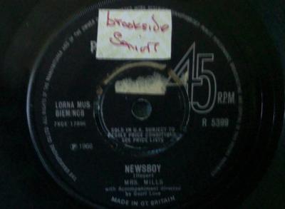 7inch Record MRS. MILLS  Newsboy R5399 Parlophone 1966 UK Pop Used