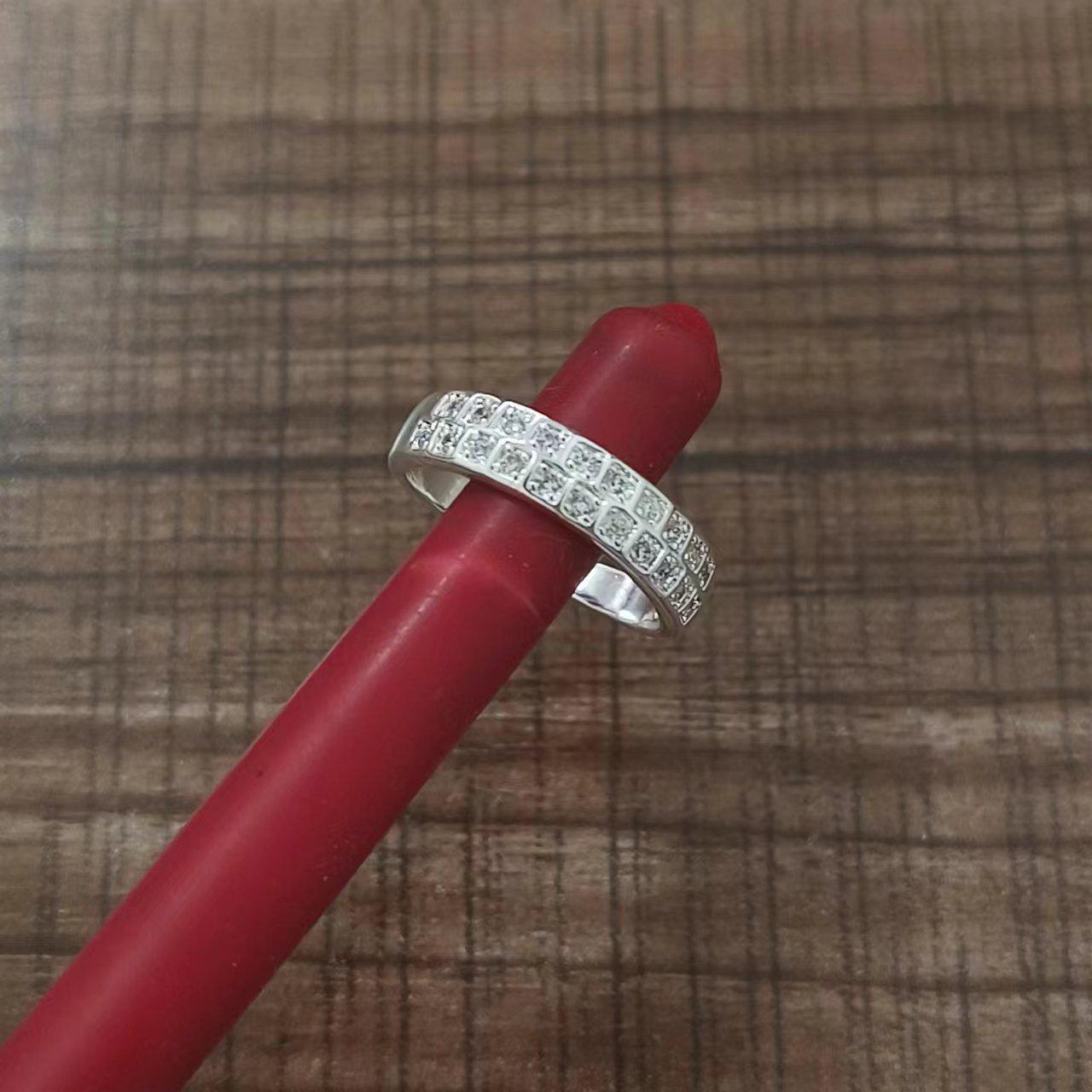 

Medieval Diamond-Set Rhombus Wide Ring, Women S Niche Design, Light Luxury, High-End Accessories, Stacking And Wearing A Small Fragrant Finger Ring