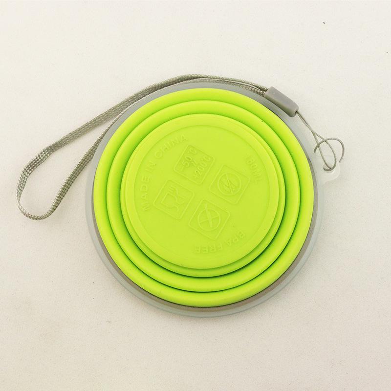 Tragbarer Reisebecher aus lebensmittelechtem Silikon: Zusammenklappbar und leicht zu tragen