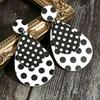 Driekleurige Retro Geometrische Polka Dot Leren Oorbellen - Veelzijdige Etnische Hangende Stijl voor Vrouwen