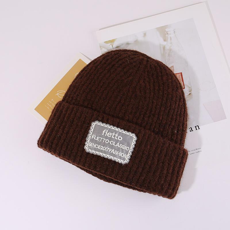 

Новая вязаная шерстяная шапка в корейском стиле для женщин на зиму, утолщенная теплая шапка-пуловер, подчеркивающая лицо, для маленькой/большой окружности головы, холодная шапка с буквами для мужчин M（56-58cm）