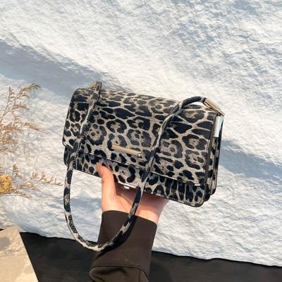 Autumn New Leopard Print Fashion Bag Women's Foreign Versatile Fashion Small Square Bag High Value Trend Personalized Baguette Bag