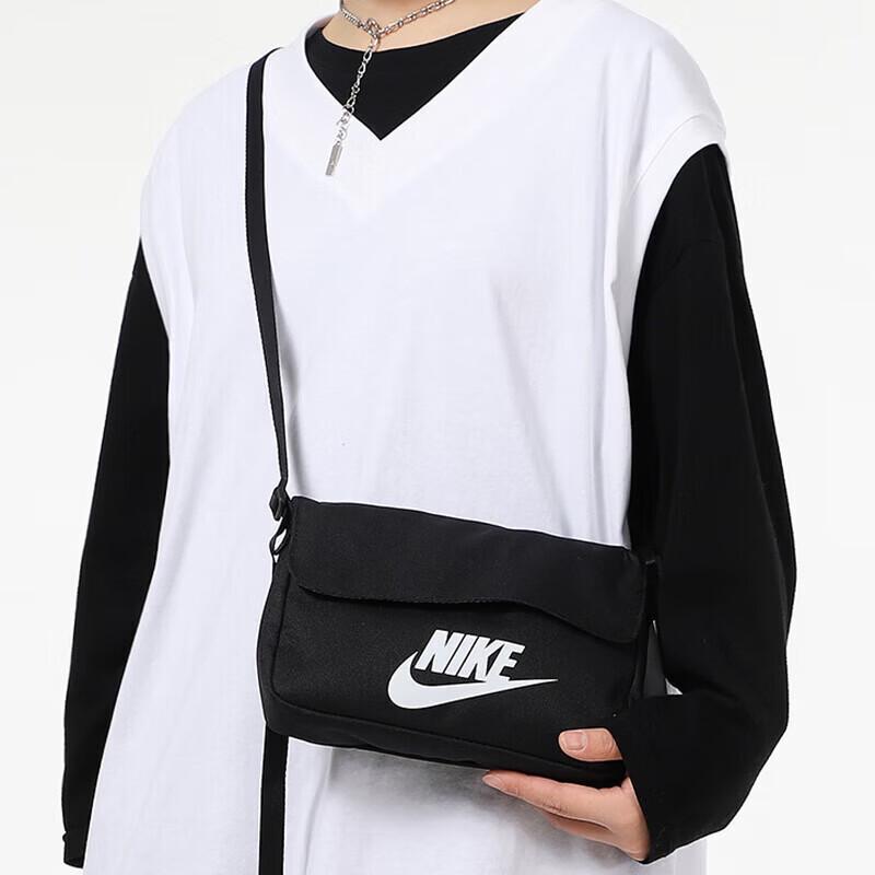 Nike Women s Casual Crossbody Bag One Size
