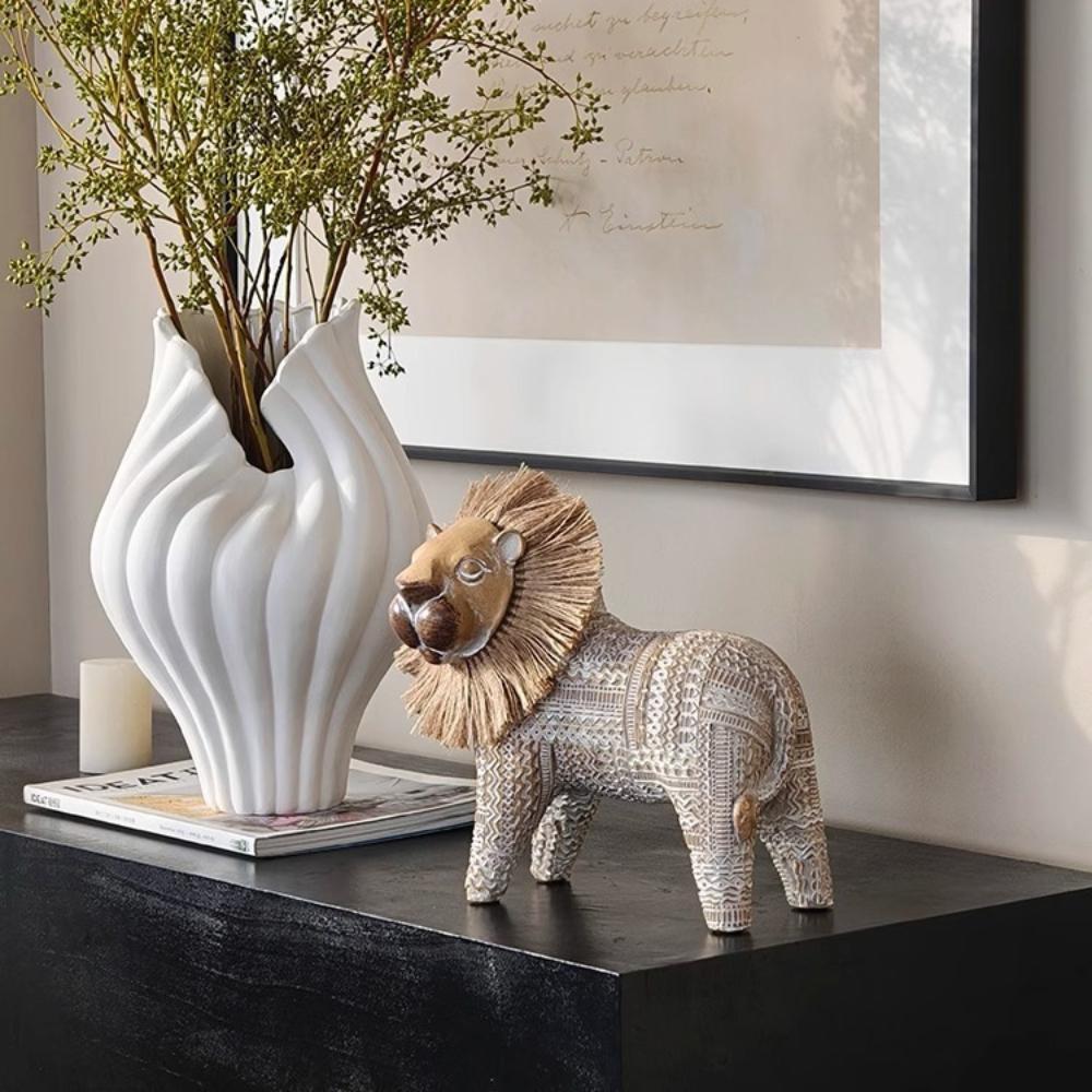 Modern Minimalist Lion Figurine, Nordic Style Animal Minimalist Aesthetic Decoration for Living Room, Study Room and Bedroom.
