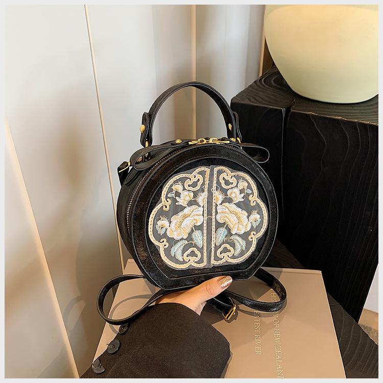 Fashion Niche Embroidered Bag Women's 2025 New New Chinese Versatile Messenger Bag Popular National Style Portable Small Round Bag