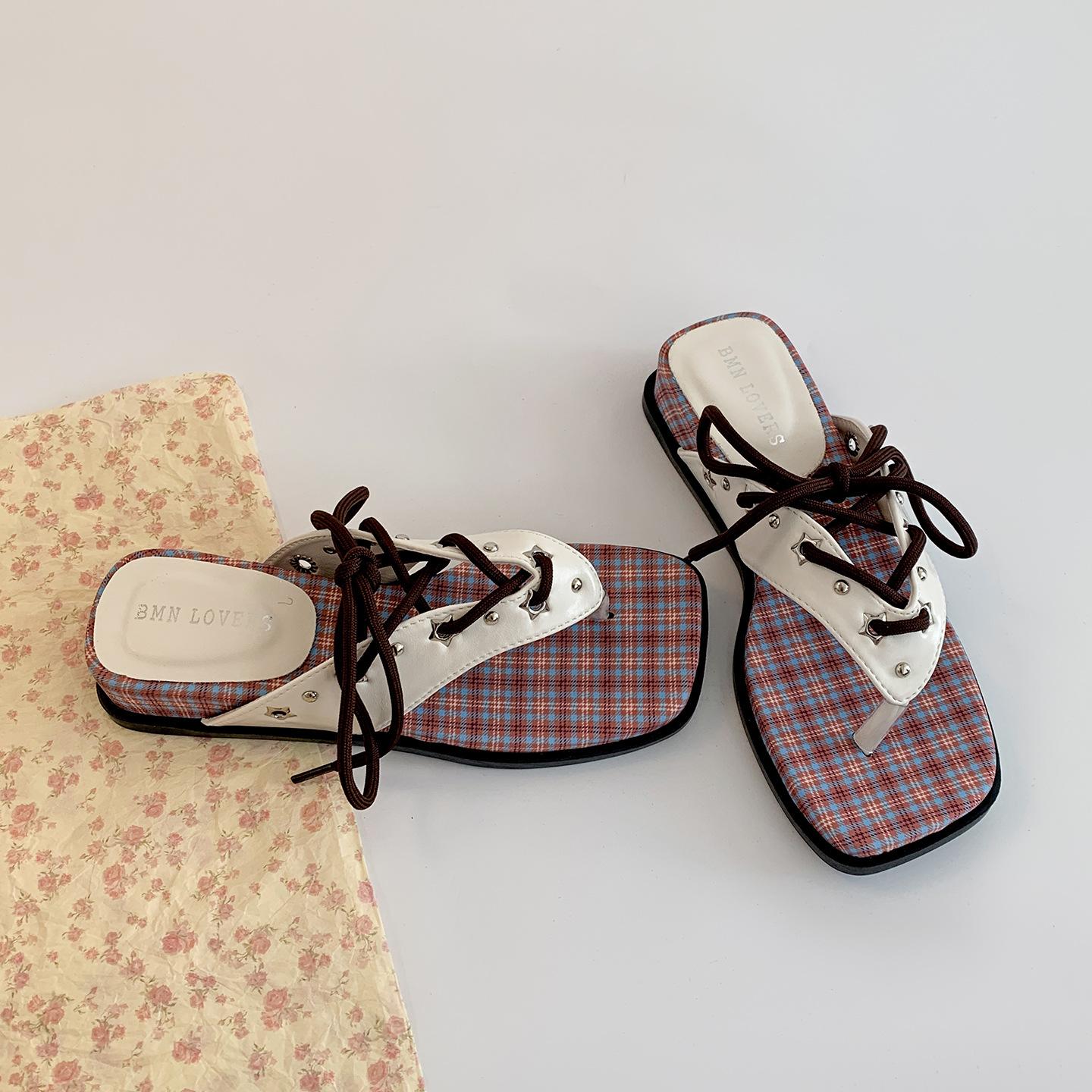 

Retro high-end square head slope heel flip-flops for women s summer wear 2025 new with skirt non-slip French sandals 40 бежевый