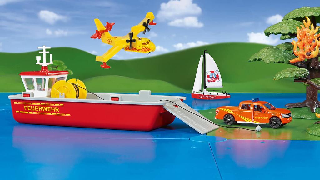 SIKU Fireboat SK2117 for ages 3 and up