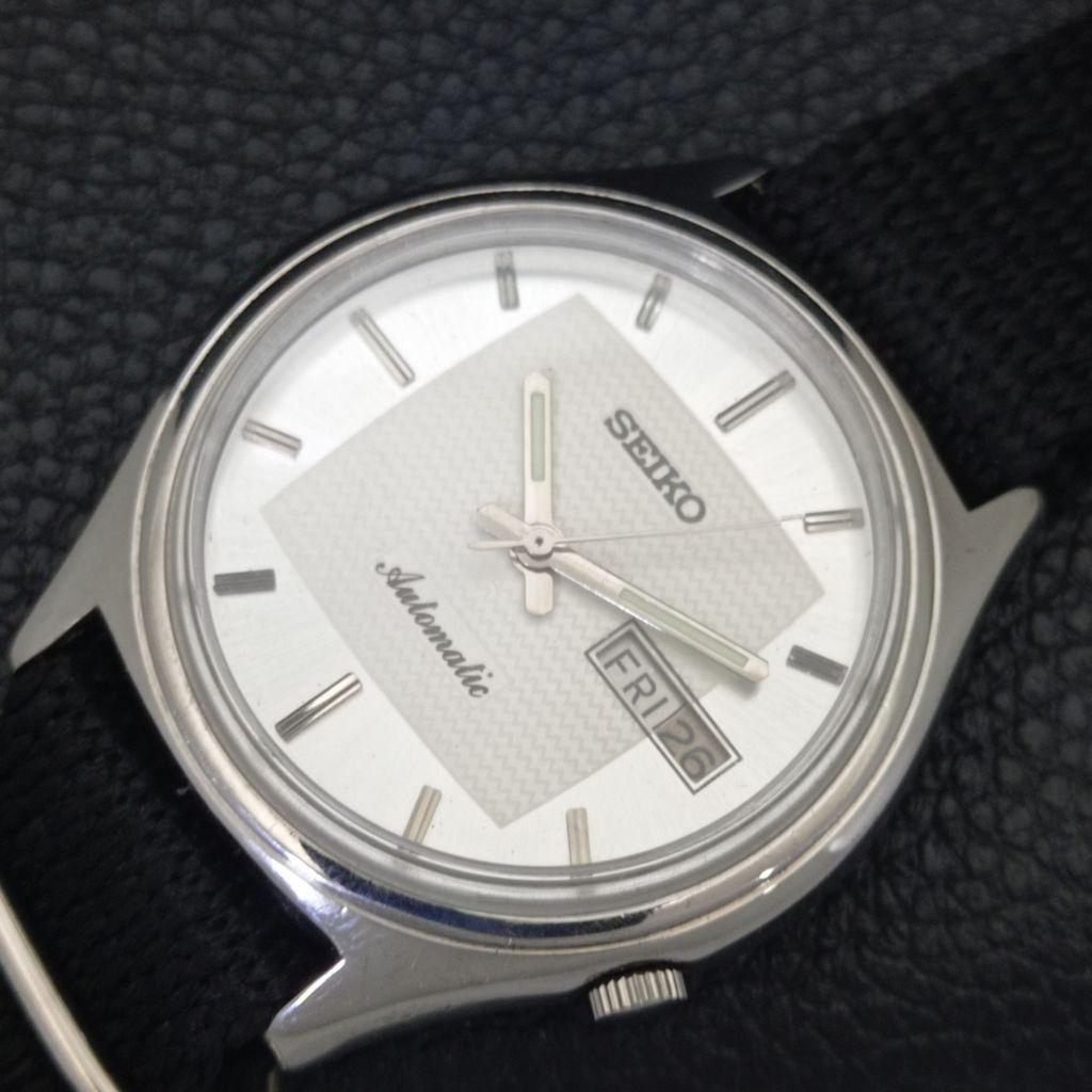 VINTAGE SEIKO AUTOMATIC 7009A JAPAN MENS SILVER COLOR DIAL WATCH A701449-5 R206b-a701449