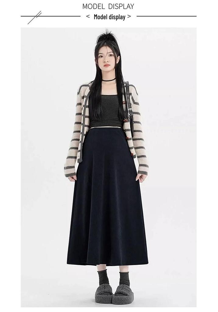 Maternity Petite Black Pleated Long Skirt - Spring/Autumn 2026 Collection