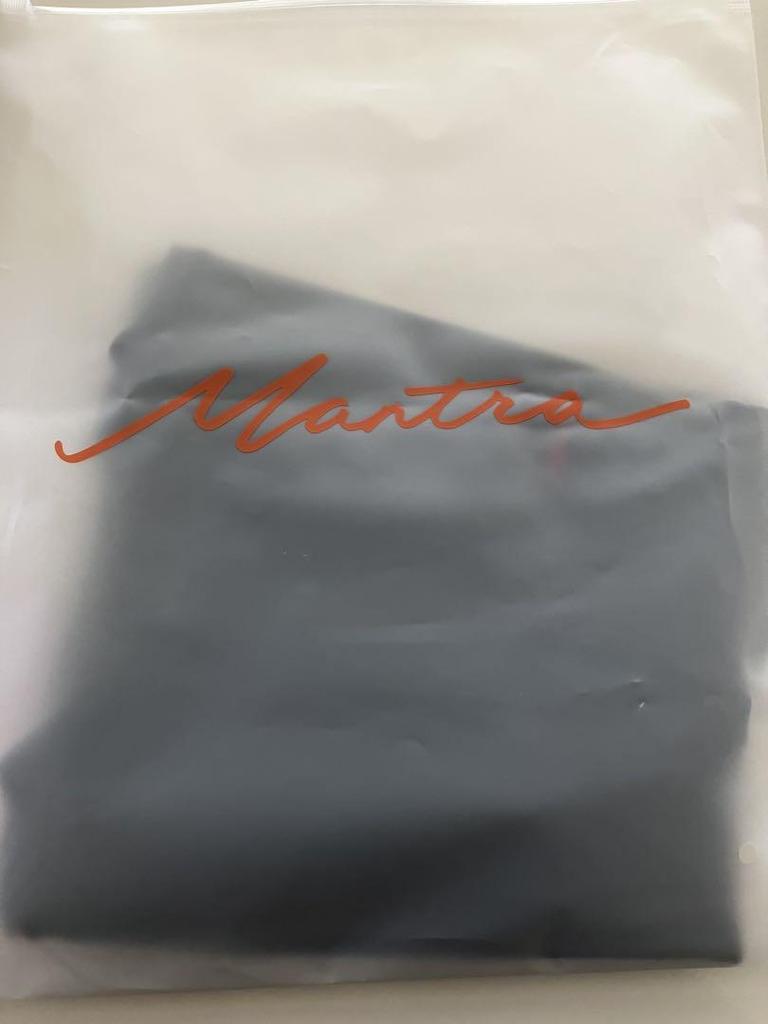 [USED] BLACKPINK Jennie Mantra T-shirt Black Size 2