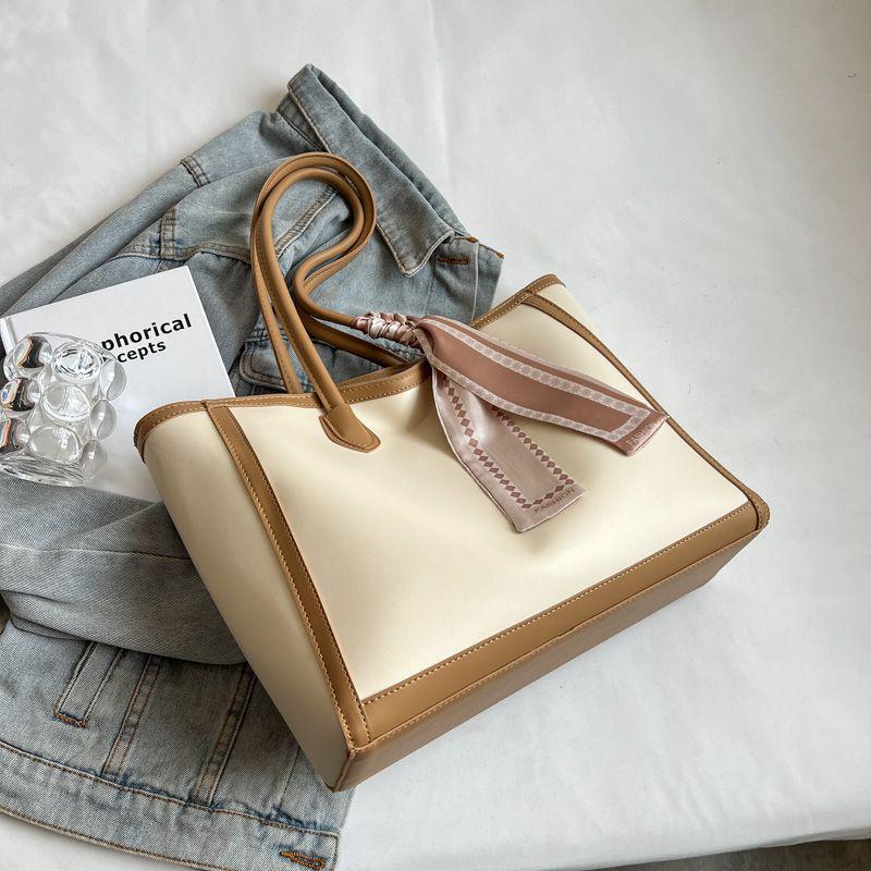 Geantă Tote Mare Versatilă pentru Femei Vara 2023 - Texturată, cu Un Singur Umăr, pentru Cumpărături și Navetă