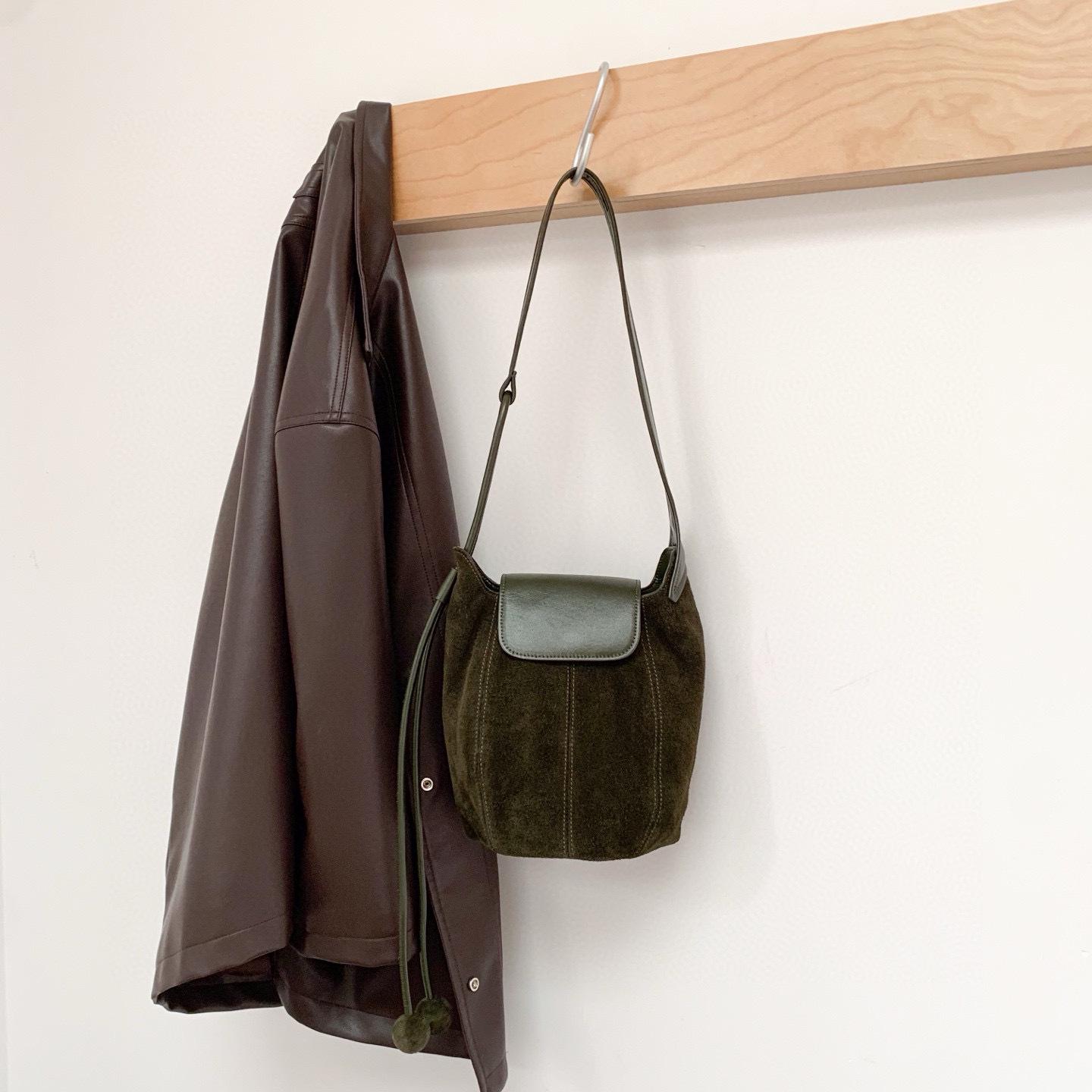 

Autumn/Winter Frosted Cowhide Flap Crossbody Bag for Women 12cm L x 12cm W x 21cm H темно-зелений колір