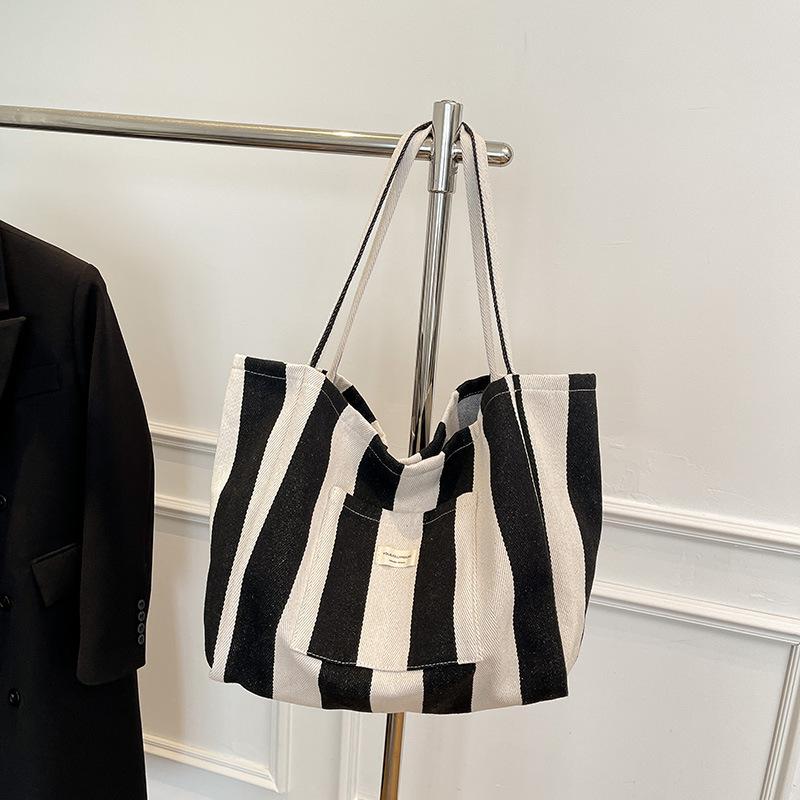 

Large capacity striped women s bag new summer casual shoulder bag versatile college student class tote bag чёрный