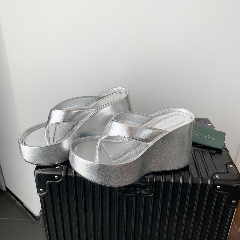 

Shoes Spice Girl drag 10cm muffin thick-soled flip-flops shoes sandals outside 35 серебряный