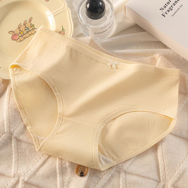 Ladies Spring and Autumn Simple Lovely Pure Color No Scars Comfortable Breathable Antibacterial File Waist Triangle Briefs