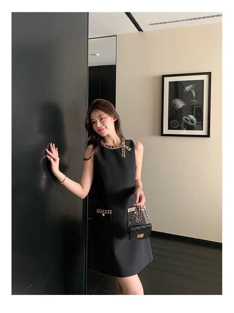 Miu-Style Sleek Socialite Design: Bright Silk Sleeveless A-Line Little Black Dress, Summer Edition