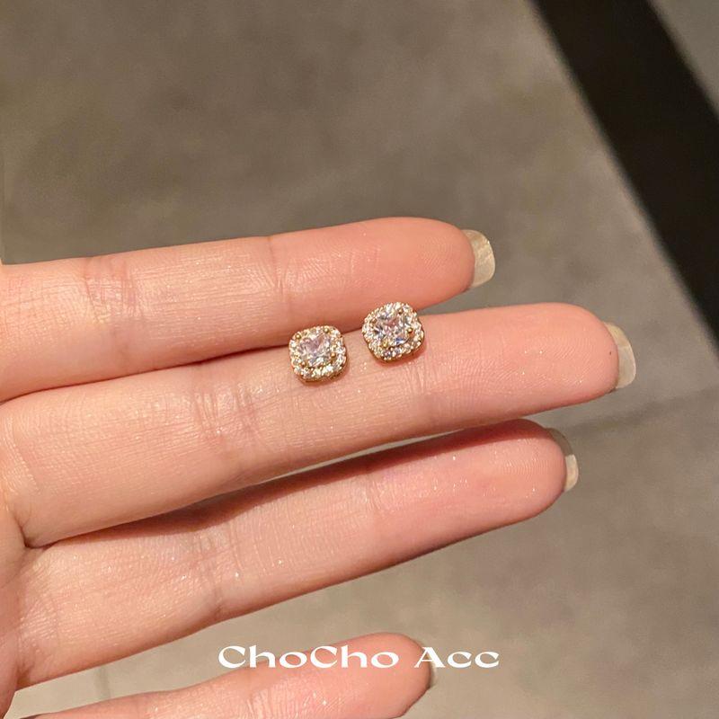 

Niche Style Chocho Removal-Free before Sleep Cube Sugar Female Stud Earrings White 925 silver needle