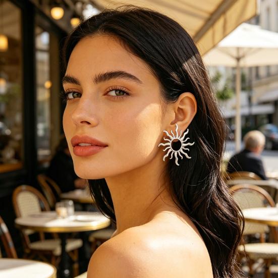1 Pair Exaggerated Stud Earrings for Women, Sunflower Shape Zinc Alloy Ear Studs, Retro Style Lightweight Earrings for Jewelry