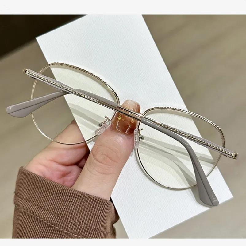 Round Metal Frame Anti Blue Light Glasses Luxury Half Rhinestone Edged Eyeglasses Women Computer Light Blocking Plain Glasses