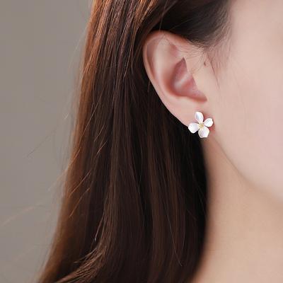 Fresh Gardenia Earrings for Women with Elegant and Luxurious High-end Design Earrings